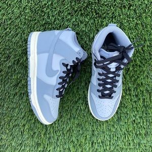 Nike Womens Dunk High Size 6 NWT